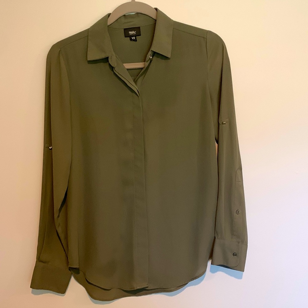 Like new army green polyester top. XS